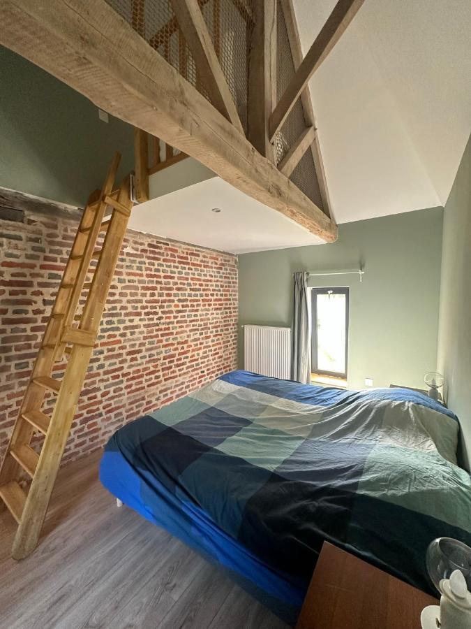 Gite Confortable Au Milieu Des Pres - La Ferme De Montigny Neauphe-Sur-Dive エクステリア 写真