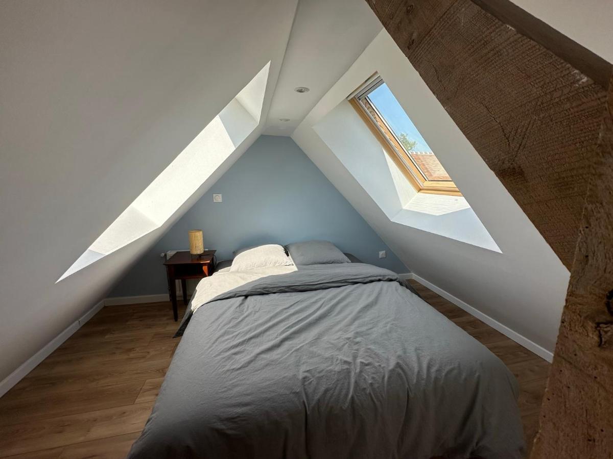 Gite Confortable Au Milieu Des Pres - La Ferme De Montigny Neauphe-Sur-Dive エクステリア 写真